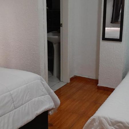 Hostal Brilliant Quito Esterno foto