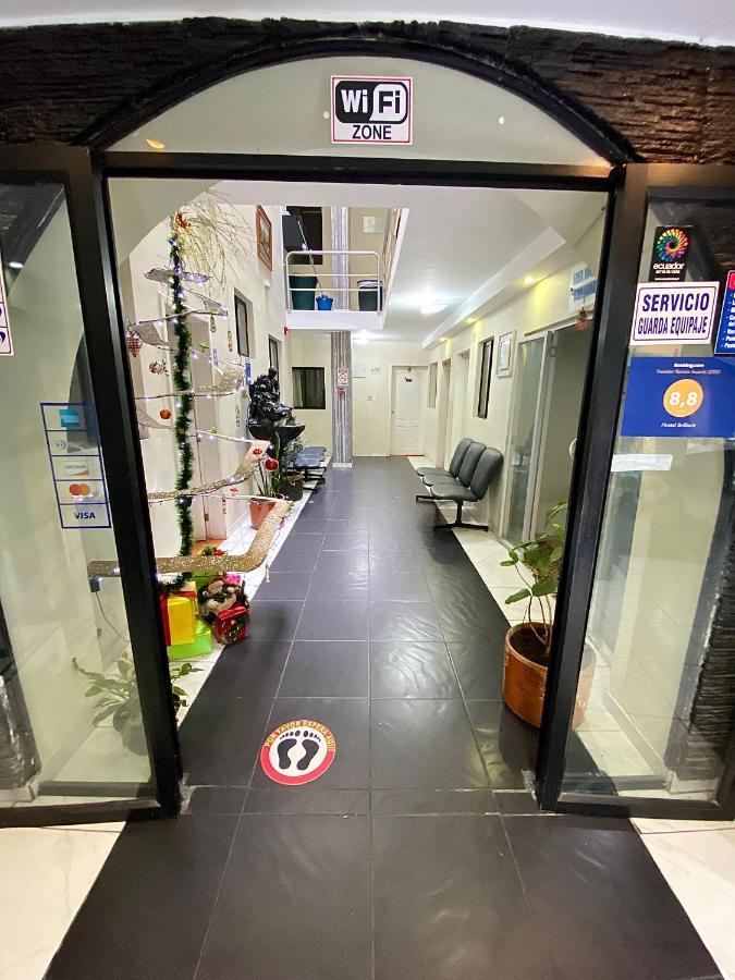 Hostal Brilliant Quito Esterno foto