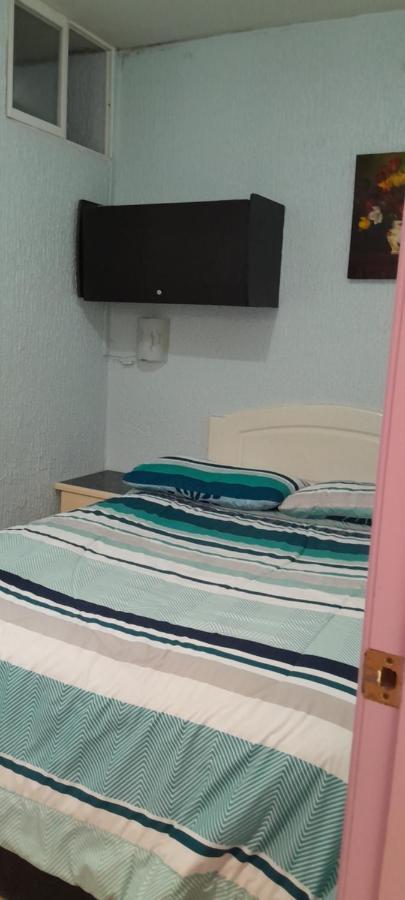Hostal Brilliant Quito Esterno foto