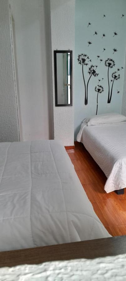Hostal Brilliant Quito Esterno foto