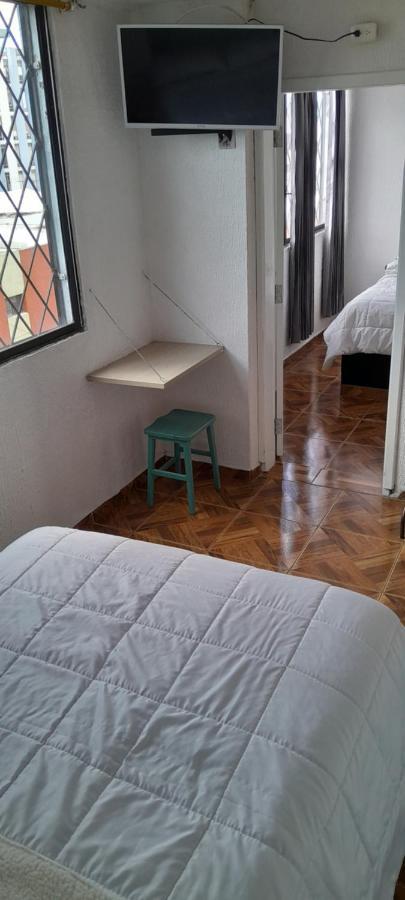 Hostal Brilliant Quito Esterno foto